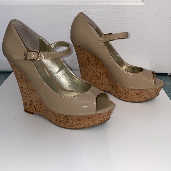 Guess Patent Leather Nude Wedge - Picture 3 of 9